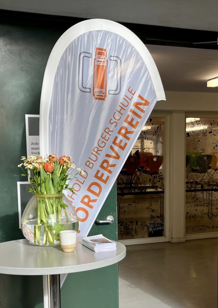 Ein Aufsteller des Fördervereins