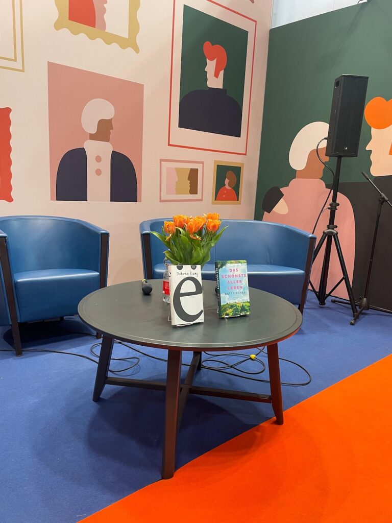 Eine Leseecke auf der Buchmesse