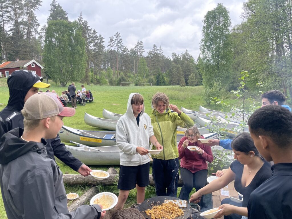 Lunch während der Kanu-Tour