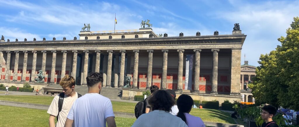 Vor dem Alten Museum