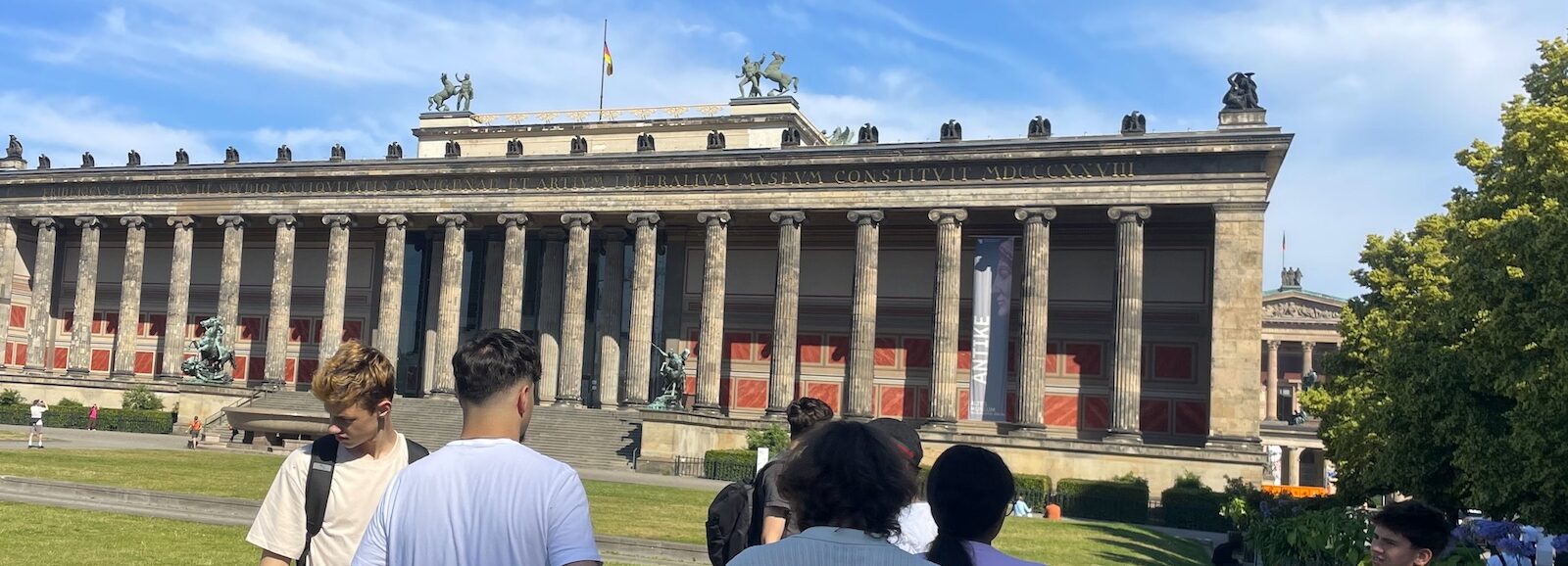 Vor dem Alten Museum