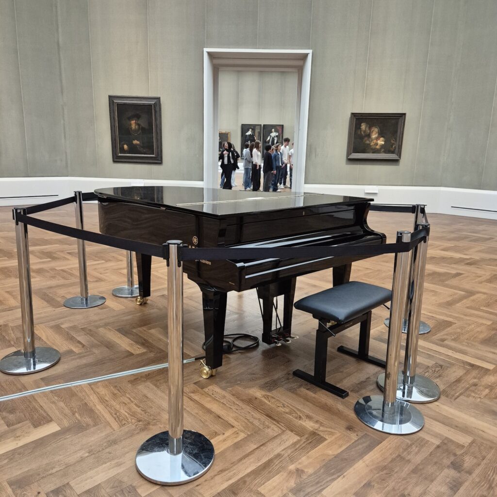 Ein Flügel steht im Museum der Nationalgalerie